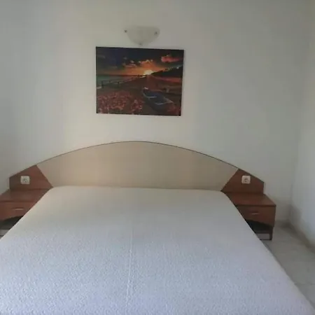 Zone Apartment *